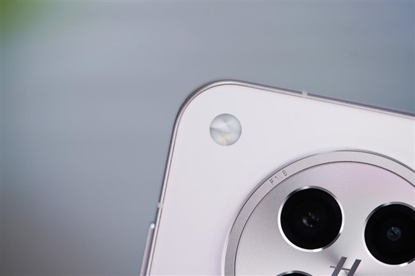 史上最窄四等边手机！OPPO Find X8s图赏