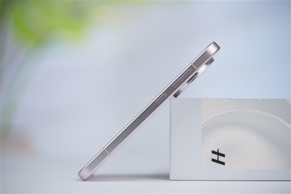 史上最窄四等边手机！OPPO Find X8s图赏