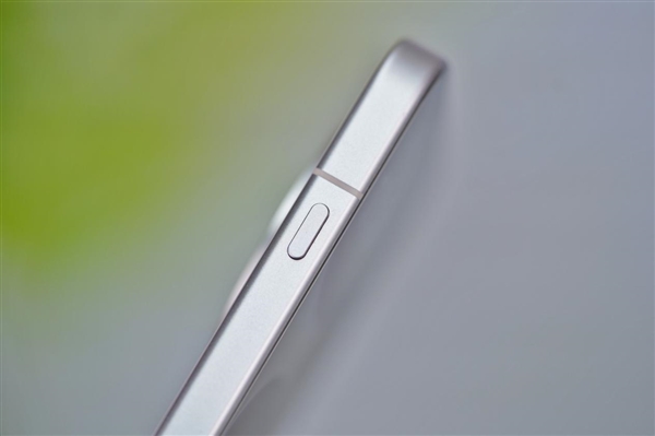 史上最窄四等边手机！OPPO Find X8s图赏