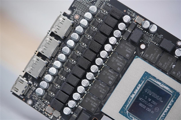 一体式磁吸上盖！影驰RTX 5090D星曜LUNA OC图赏